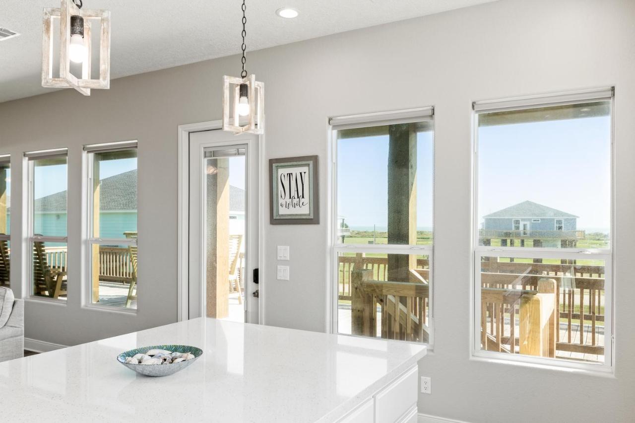 Stylish 4Br Crystal Beach Retreat Walk To Beach Bolivar Peninsula Esterno foto